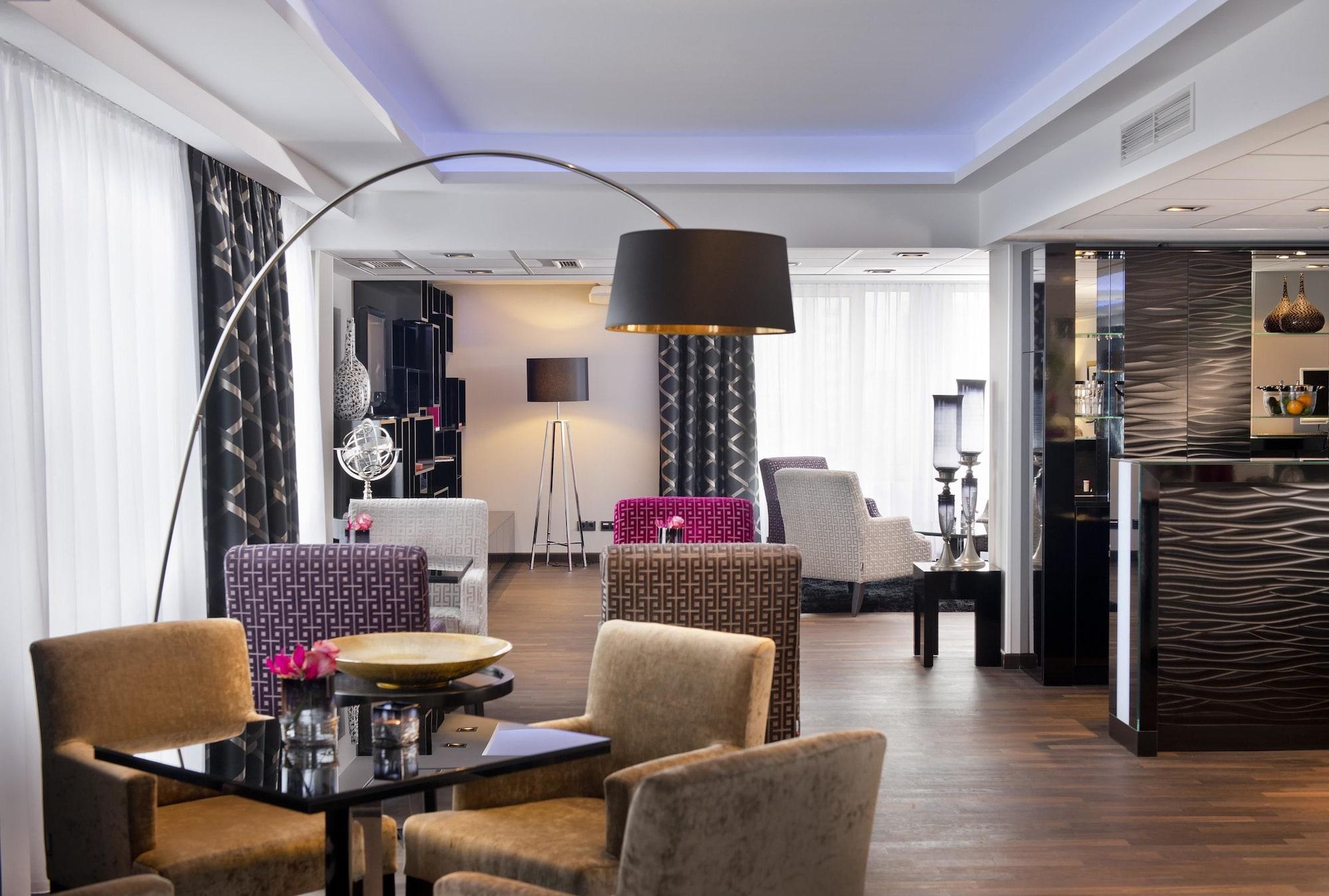 Hotel Palace Берлин Съоръжения снимка The lounge at the airport