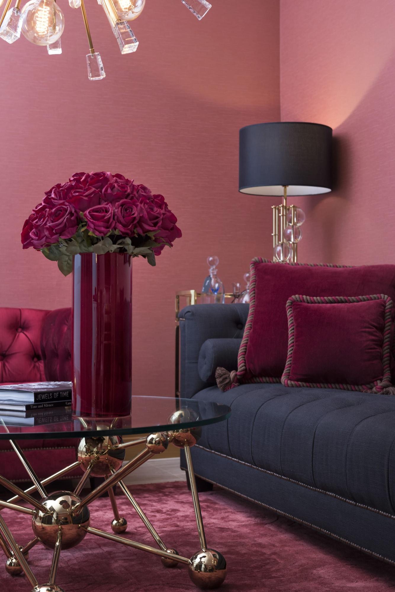 Hotel Palace Берлин Екстериор снимка A room with a red color scheme