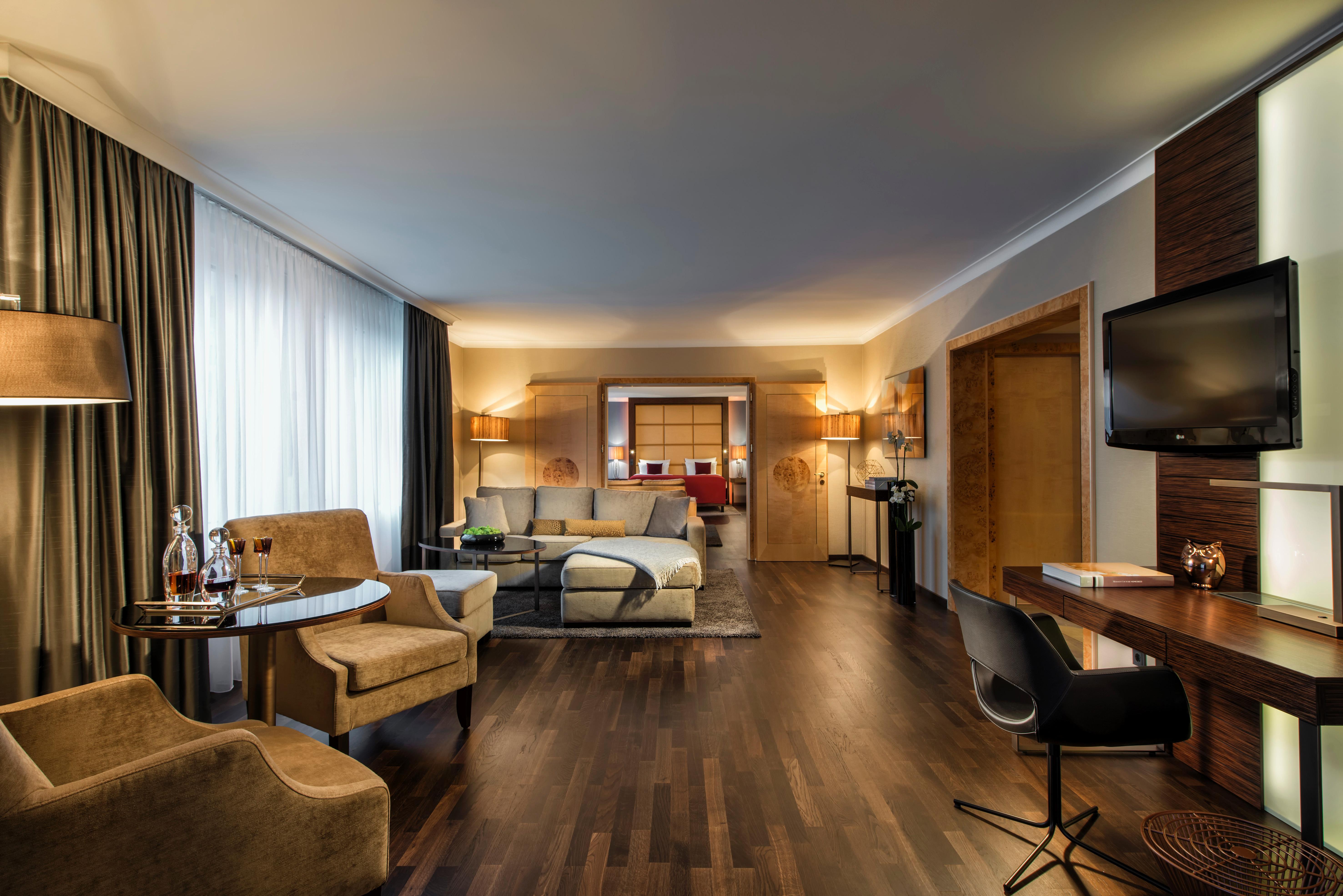 Hotel Palace Берлин Екстериор снимка Suite