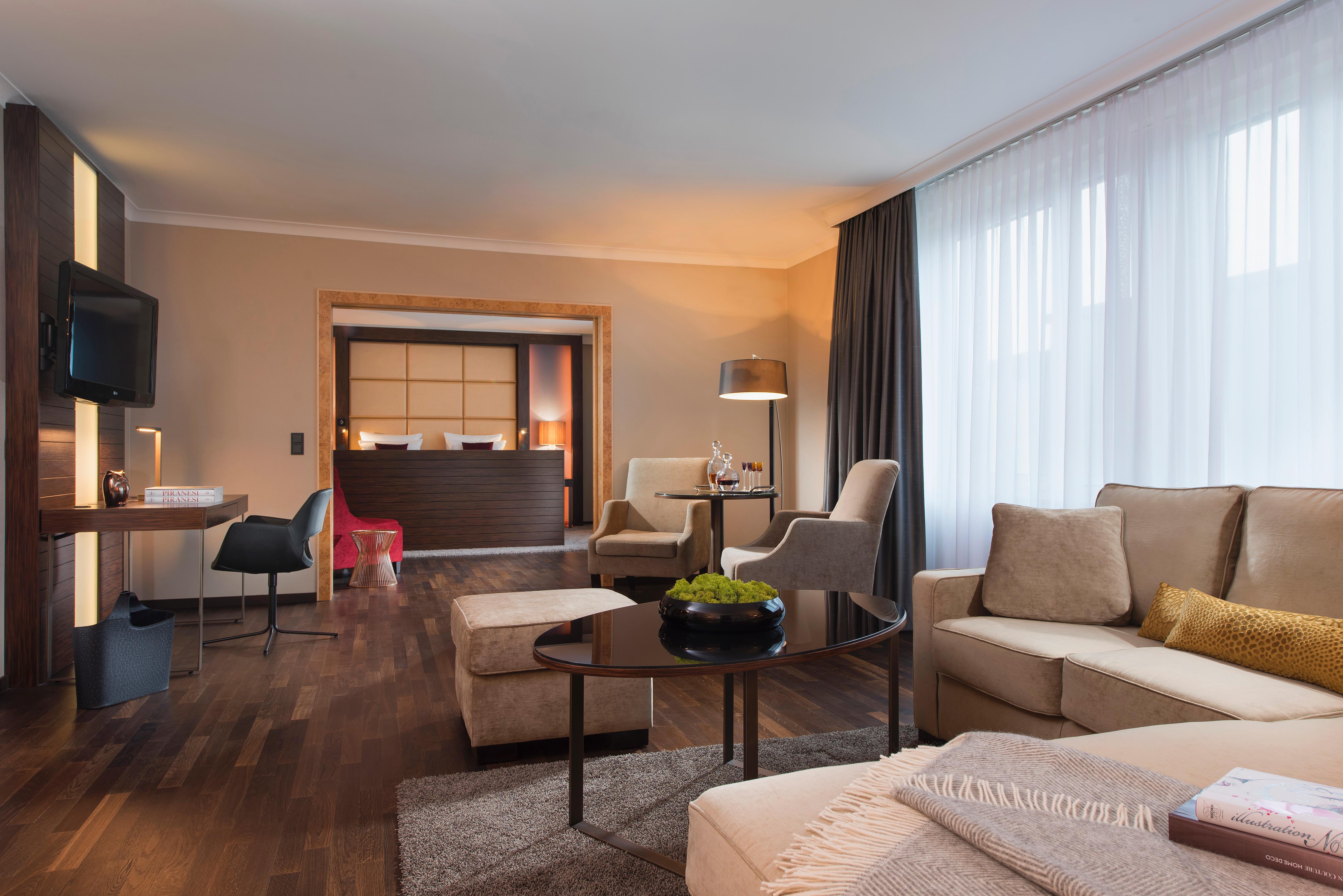 Hotel Palace Берлин Екстериор снимка Suite