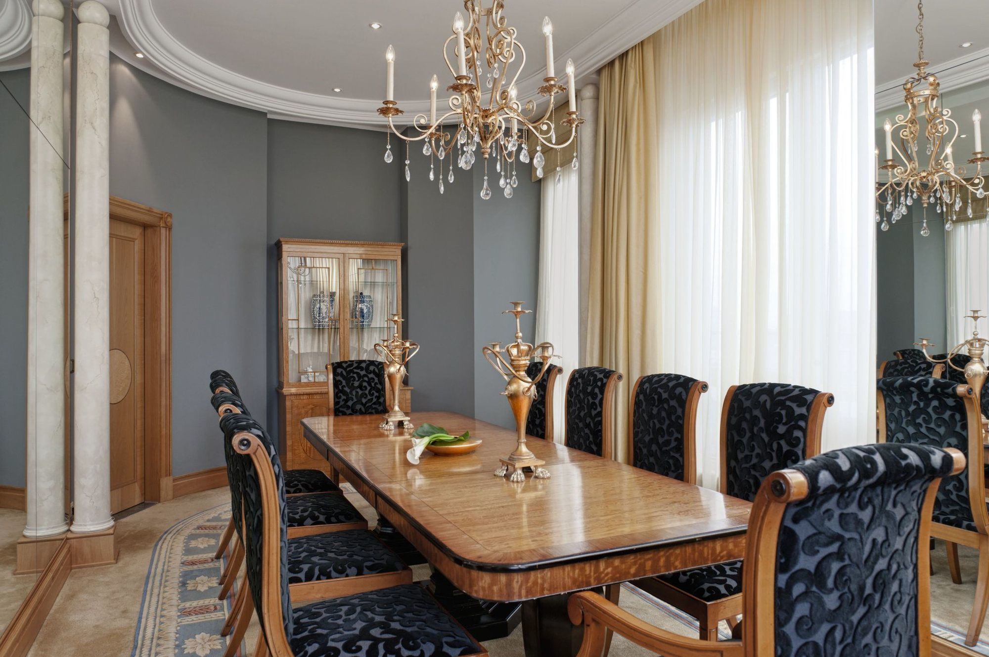 Hotel Palace Берлин Стая снимка A dining room
