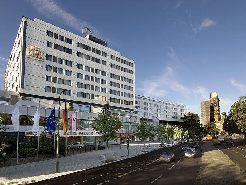 Hotel Palace Берлин Екстериор снимка The Berlin campus